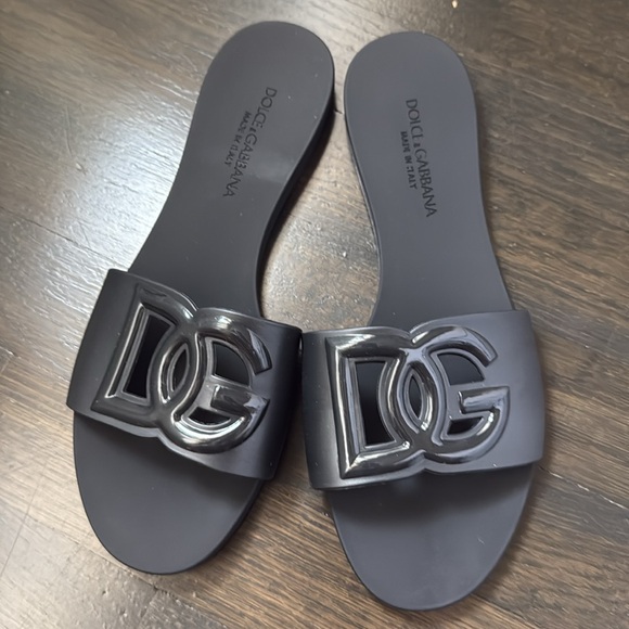 Dolce & Gabbana Black Logo Sandals - Picture 1 of 5